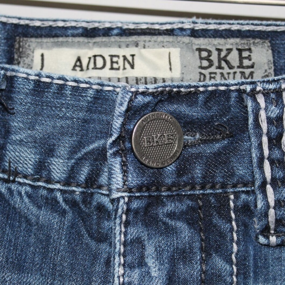 BKE The Buckle Aiden Distressed Jeans HW5674 - Picture 2 of 8